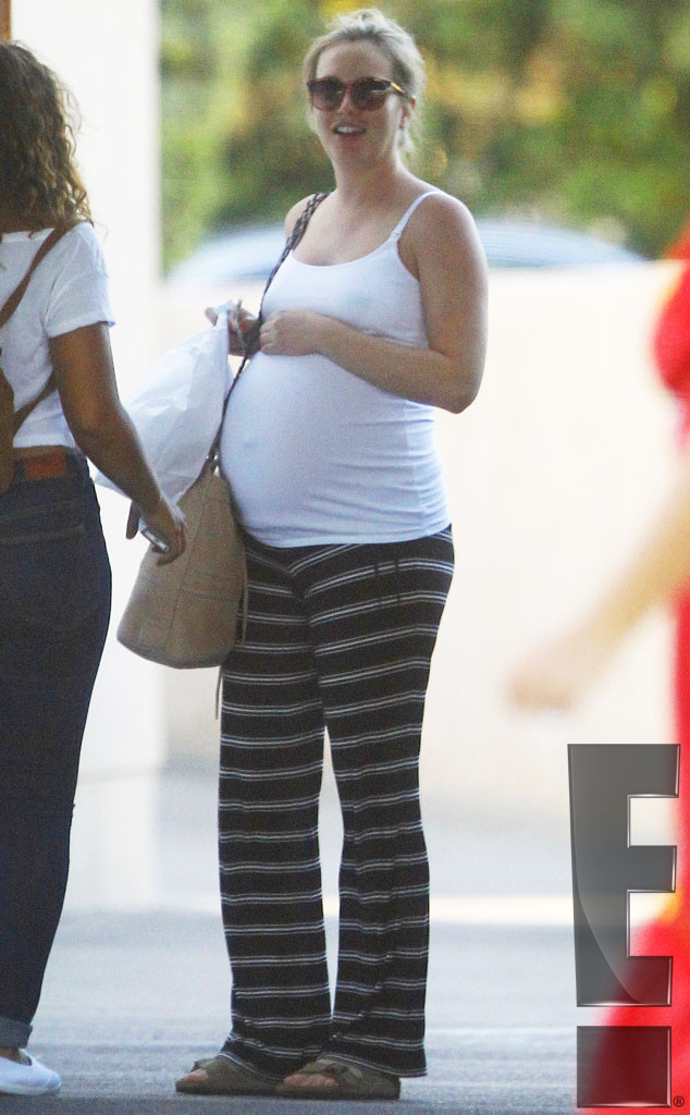 Leighton-Meester-Giant-Baby-Bump-LA-