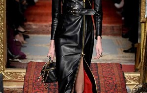 Moschino_fall_winter_2016_2017_collection_Milan_Fashion_Week