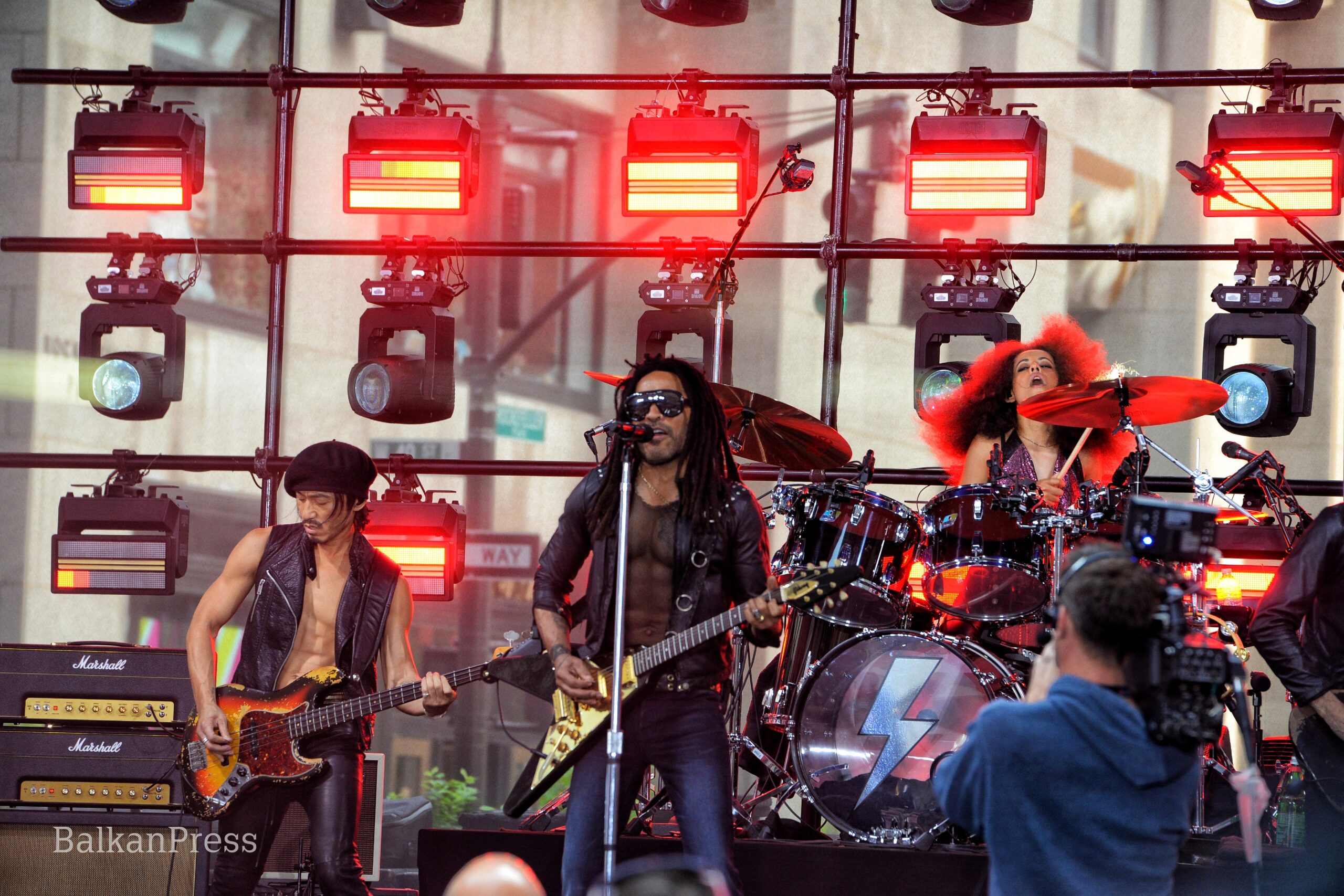 Lenny Kravitz performed LIVE in Citi Concert Series on TODAY Show 