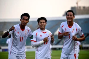 Myanmar-s-Mg-Mg-Lwin-L-Hein-Htet-Aung-C-and-Than-Paing-celebrate