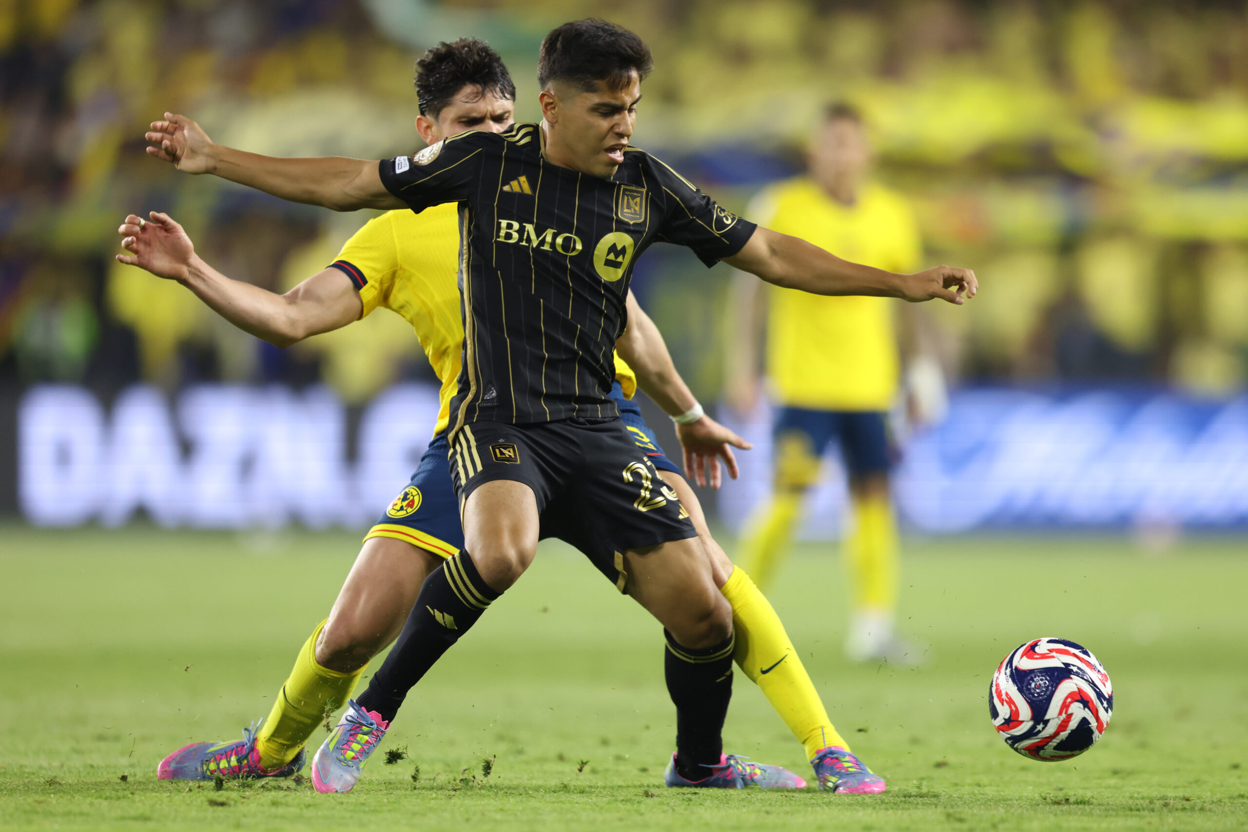 Frankie Amaya #23 of LAFC controls the ball during the FIFA Club World Cup 2025 Play-In match between Los Angeles Football Club and Club America at BMO Stadium on May 31, 2025 in Los Angeles, California. (Photo credit: Luiza Moraes - FIFA