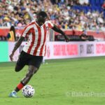 LEEDS EDGE SUNDERLAND 1–0