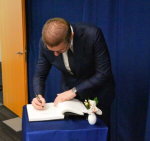 The Prime Minister of the Republic of Macedonia, Hristijan Mickoski, officially signs the United Nations Book of Visitors at the UN Headquarters. Foto credit Ita© BalkanPress 